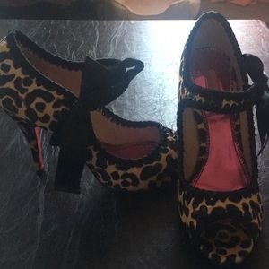 Shoes Betsey Johnson leopard